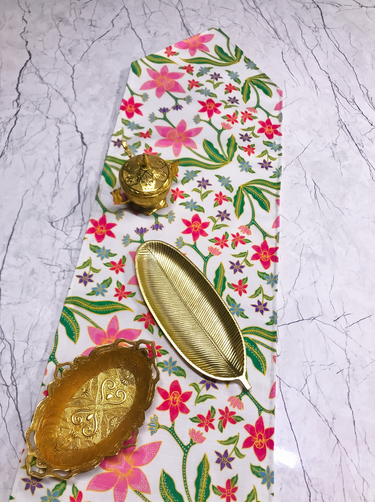 White Bloom Floral Table Runner