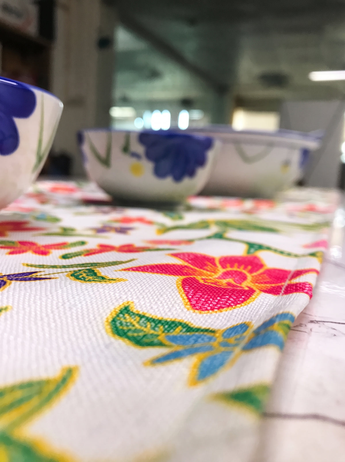 White Bloom Floral Table Runner