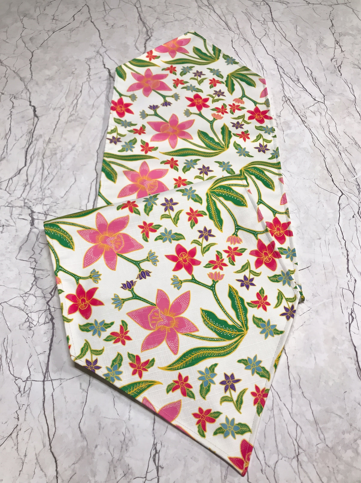 White Bloom Floral Table Runner